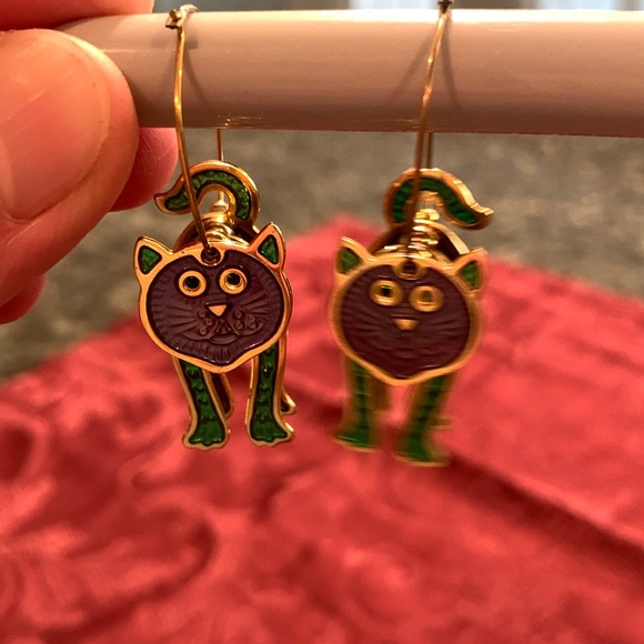 Berébi Dangling Green And Purple Enamel Layered Cat Pierced Earrings - Picture 5 of 5